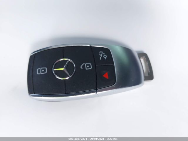 W1K3G4FB1NJ374780 Mercedes-Benz A 220 4matic
