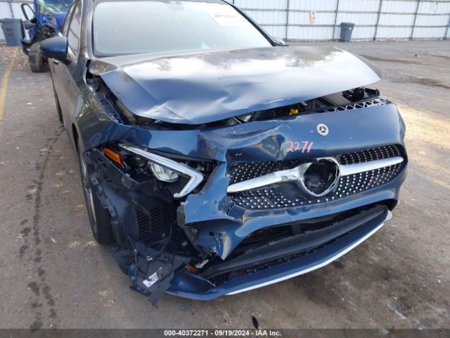 W1K3G4FB1NJ374780 Mercedes-Benz A 220 4matic