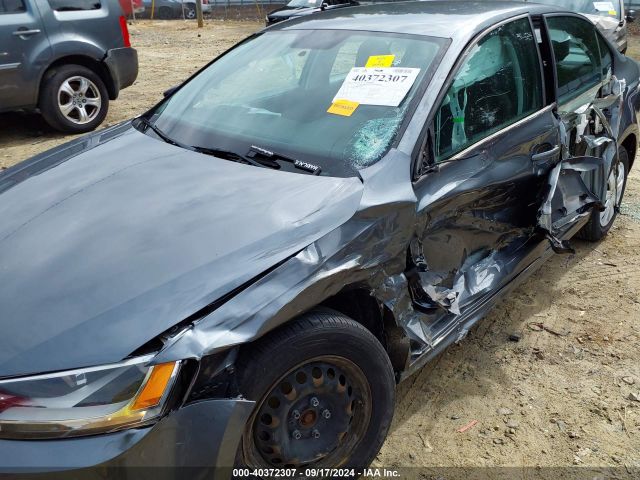 3VW2K7AJXFM315846 Volkswagen Jetta 2.0l S