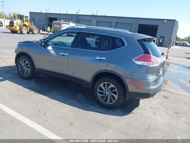JN8AT2MV7GW135033 Nissan Rogue Sl