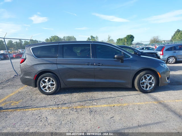 Chrysler Pacifica Touring Plus 2017 2C4RC1BGXHR768388 Image 13