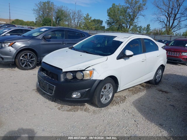 Chevrolet Sonic Lt Auto 2016 1G1JC5SH8G4111029 Image 2