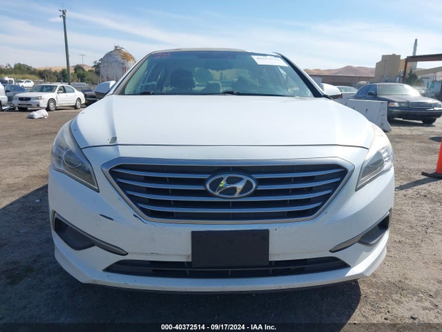 Hyundai SONATA SE 2017 5NPE24AF2HH560367 Image 11