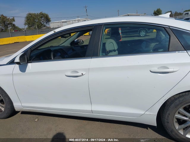 Hyundai SONATA SE 2017 5NPE24AF2HH560367 Image 13
