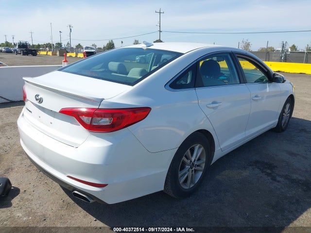 Hyundai SONATA SE 2017 5NPE24AF2HH560367 Image 4