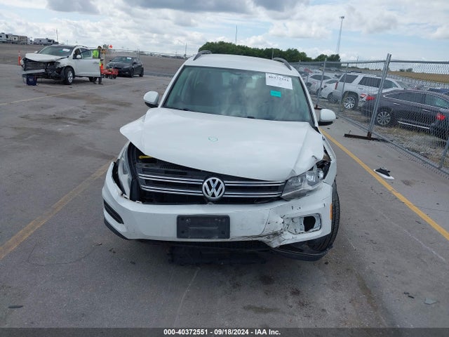 WVGBV7AX8HK053331 Volkswagen Tiguan 2.0t/s