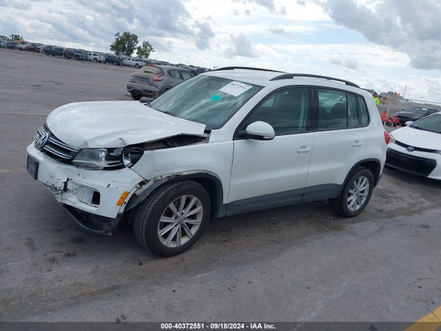 WVGBV7AX8HK053331 Volkswagen Tiguan 2.0t/s