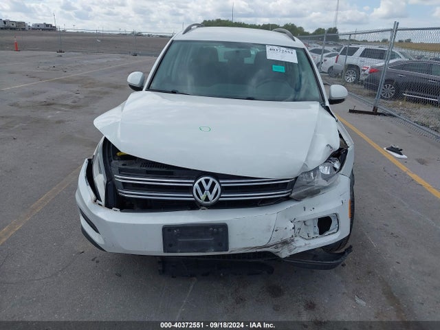 WVGBV7AX8HK053331 Volkswagen Tiguan 2.0t/s