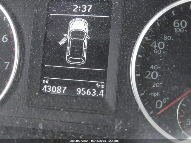 WVGBV7AX8HK053331 Volkswagen Tiguan 2.0t/s