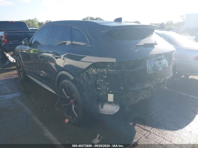 2019 JAGUAR F-PACE SADCZ2EE1KA607304 Photo 2