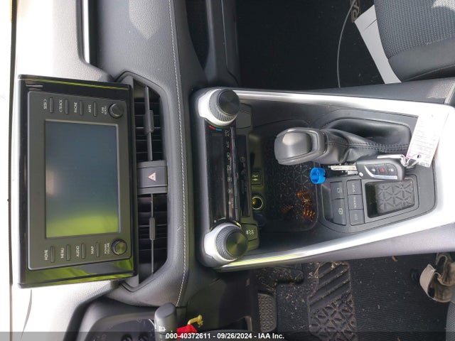 Toyota RAV4 LE 2019 JTMH1RFV6KJ007653 Image 11