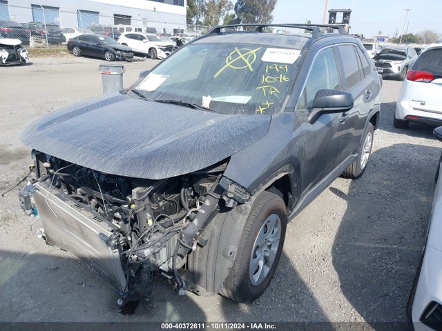 Toyota RAV4 LE 2019 JTMH1RFV6KJ007653 Image 2