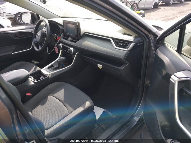 Toyota RAV4 LE 2019 JTMH1RFV6KJ007653 Image 5
