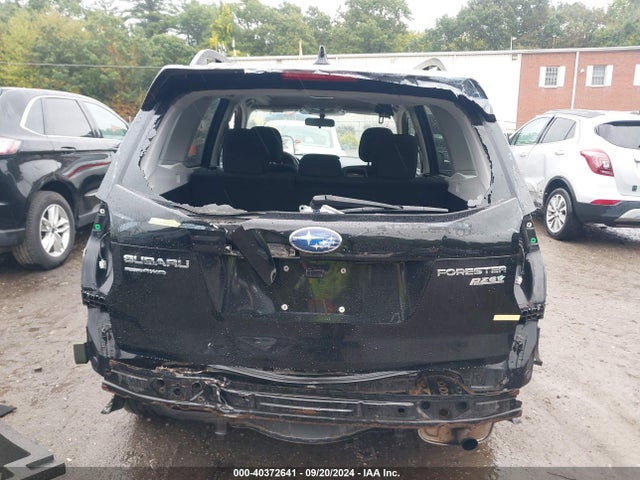 Subaru Forester 2.5i Premium 2017 JF2SJAECXHH408745 Image 17
