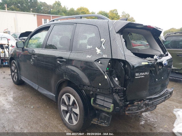 Subaru Forester 2.5i Premium 2017 JF2SJAECXHH408745 Image 3