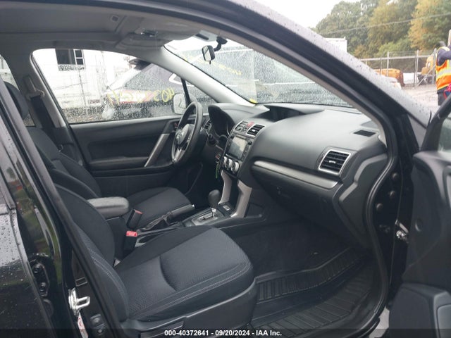 Subaru Forester 2.5i Premium 2017 JF2SJAECXHH408745 Image 5