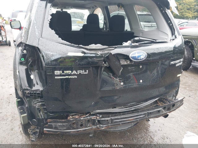 Subaru Forester 2.5i Premium 2017 JF2SJAECXHH408745 Image 6