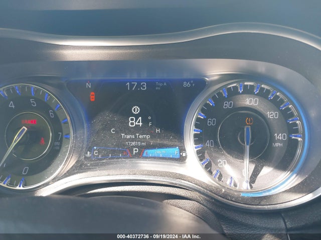 Chrysler 300 Anniversary Edition 2016 2C3CCAAG0GH142087 Image 15