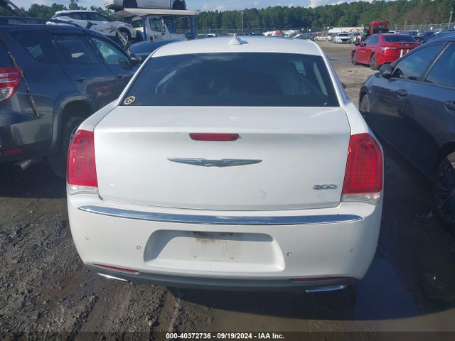 Chrysler 300 Anniversary Edition 2016 2C3CCAAG0GH142087 Image 16