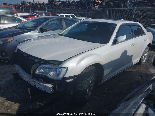 Chrysler 300 Anniversary Edition 2016 2C3CCAAG0GH142087 Image 2