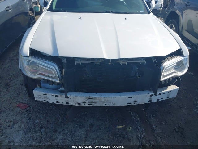 Chrysler 300 Anniversary Edition 2016 2C3CCAAG0GH142087 Image 6