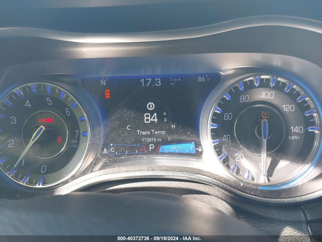 Chrysler 300 Anniversary Edition 2016 2C3CCAAG0GH142087 Image 7