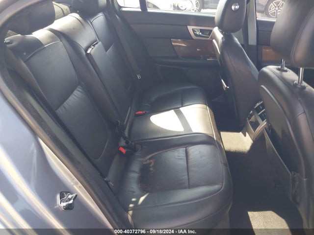 2010 JAGUAR XF SAJWA0HE3AMR74266 Photo 7