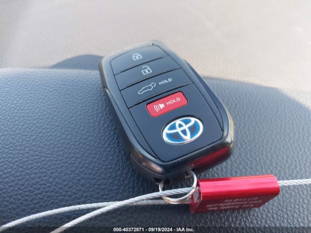 JTEAAAAH3MJ019634 Toyota Venza Xle