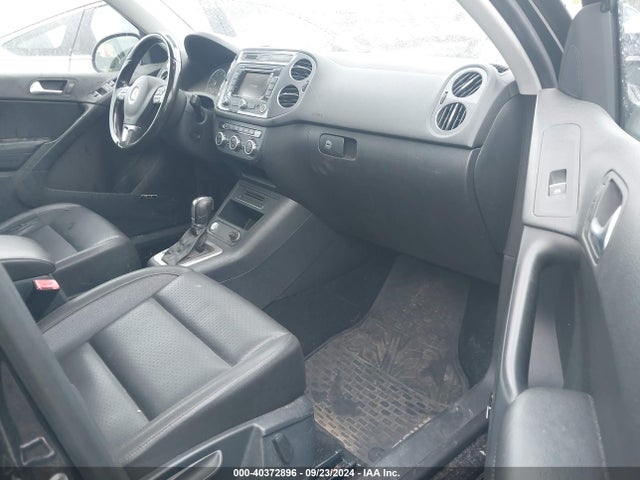 WVGBV3AX7EW601946 Volkswagen Tiguan Sel