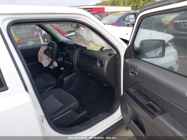 1C4NJPBB4GD603188 Jeep Patriot Sport