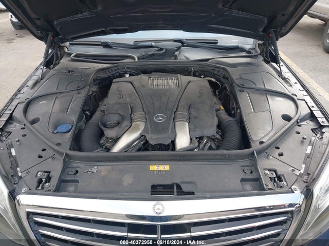 WDDUG8FB8EA049765 Mercedes-Benz S 550 4matic