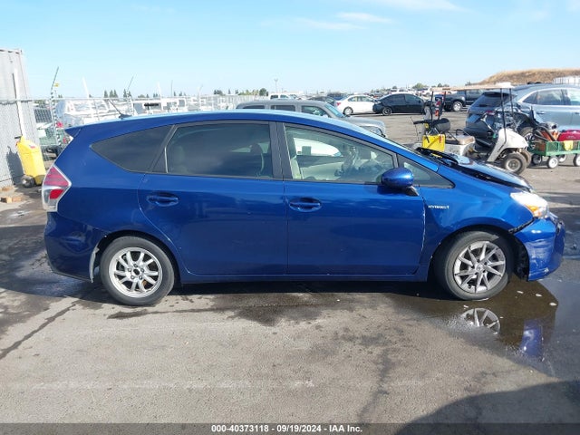 Toyota Prius V Four 2016 JTDZN3EU8GJ044483 Image 13