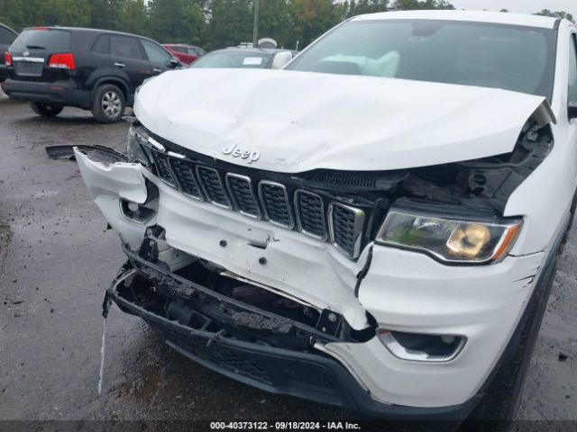 1C4RJEAG9HC893129 Jeep Grand Cherokee Laredo 4x2