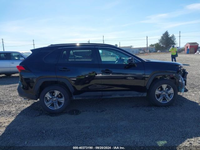 2T3P1RFV1RC422081 Toyota Rav4 Xle