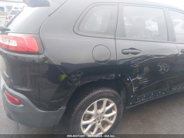 1C4PJLAB5HW669533 Jeep Cherokee Sport Fwd