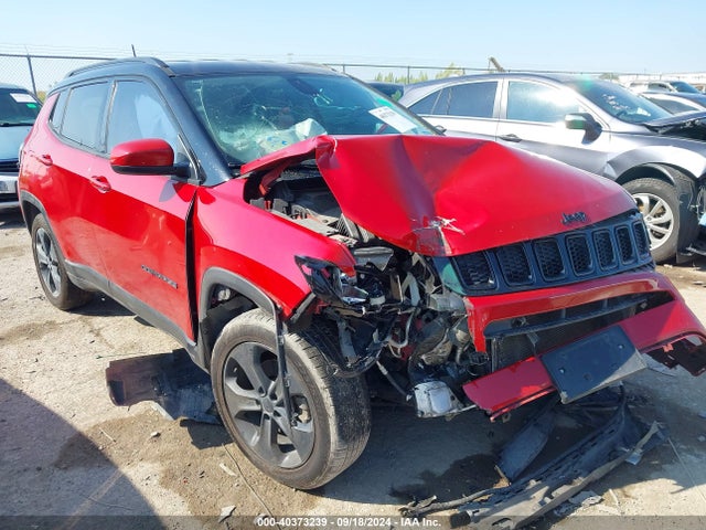 3C4NJCBB8JT327060 Jeep Compass Altitude Fwd