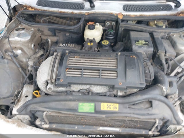 2006 MINI COOPER S WMWRH33576TF88009 Photo 9