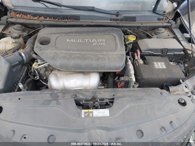Chrysler 200 Limited 2015 1C3CCCABXFN602197 Image 10
