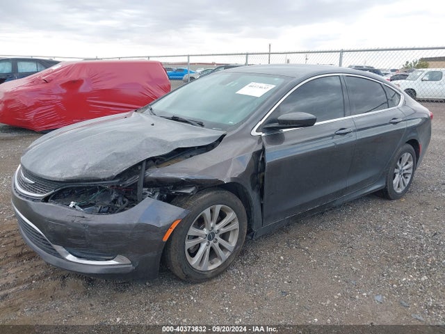 Chrysler 200 Limited 2015 1C3CCCABXFN602197 Image 2