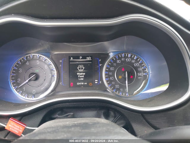 Chrysler 200 Limited 2015 1C3CCCABXFN602197 Image 7