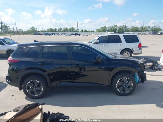 5N1BT3BA7RC735721 Nissan Rogue Sv Fwd