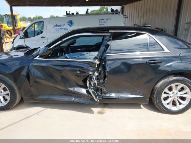 2C3CCAAG6FH735824 Chrysler 300 Limited