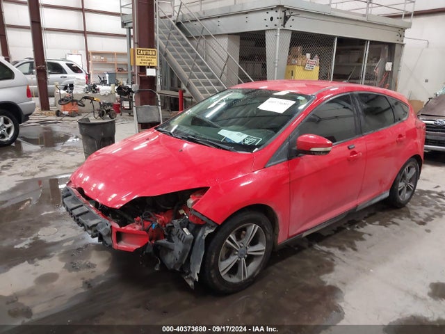 Ford FOCUS SE 2014 1FADP3K29EL381856 Image 2