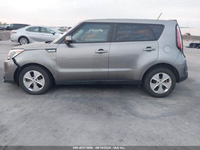 KNDJN2A28F7175565 KIA Soul