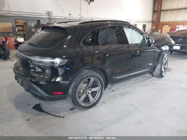 2024 PORSCHE MACAN WP1AA2A57RLB04714 Photo 3