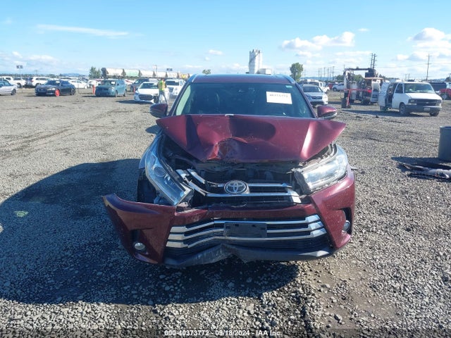 Toyota Highlander Limited Platinum 2018 5TDDZRFH1JS832809 Image 12