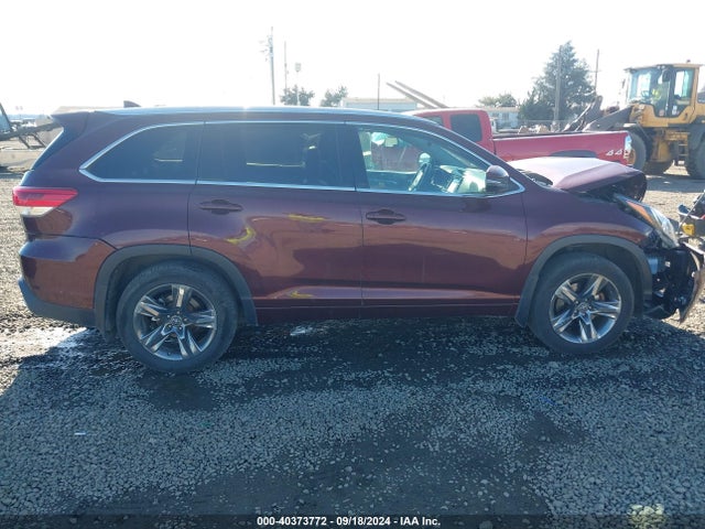Toyota Highlander Limited Platinum 2018 5TDDZRFH1JS832809 Image 13