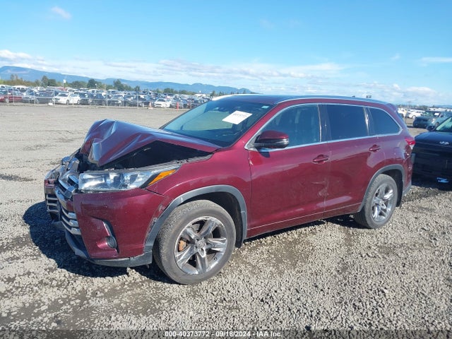 Toyota Highlander Limited Platinum 2018 5TDDZRFH1JS832809 Image 2