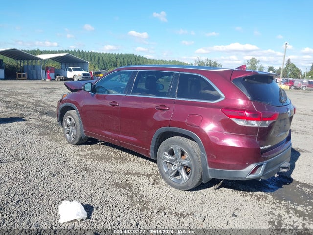 Toyota Highlander Limited Platinum 2018 5TDDZRFH1JS832809 Image 3