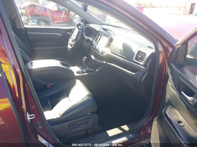Toyota Highlander Limited Platinum 2018 5TDDZRFH1JS832809 Image 5
